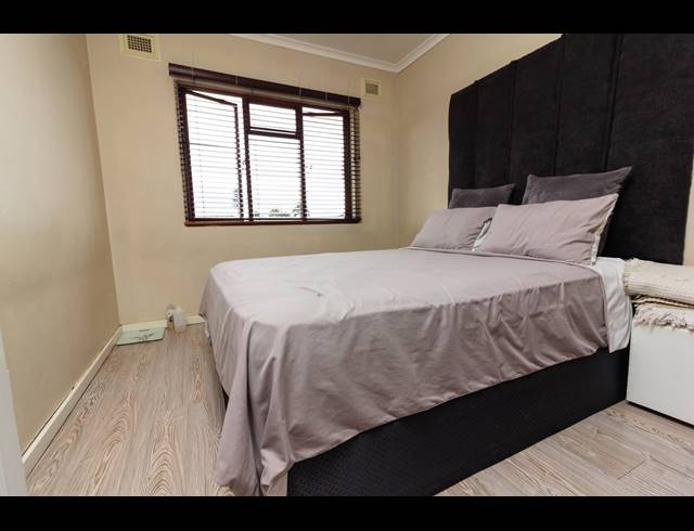 2 BEDROOM APARTMENT RENTED IN ESCOMBE
